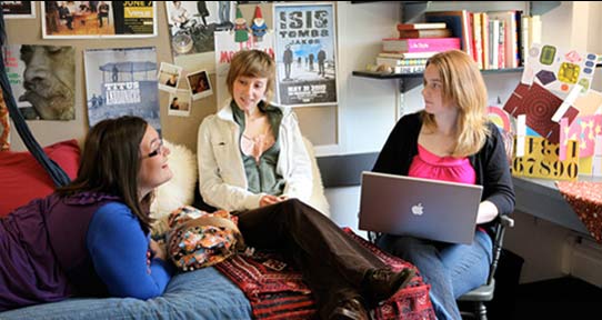 A group of UVic students in a dorm room.