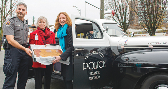 Victoria Police Reserve Constable Devin Warwick, Victoria Genealogical Society President Pat Acton and Heather Dean