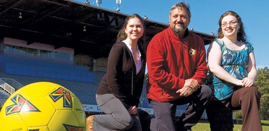 Researcher Jeff Reading and team members Rachel Link and Miranda Kelly