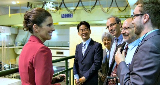 Kirsty Duncan at KEK