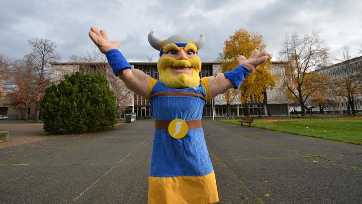 UVic Vikes mascot Thunder