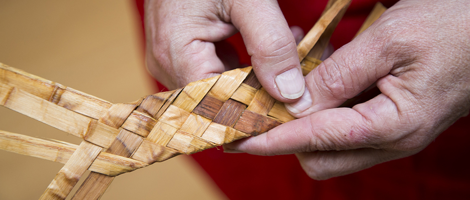 Hands weaving