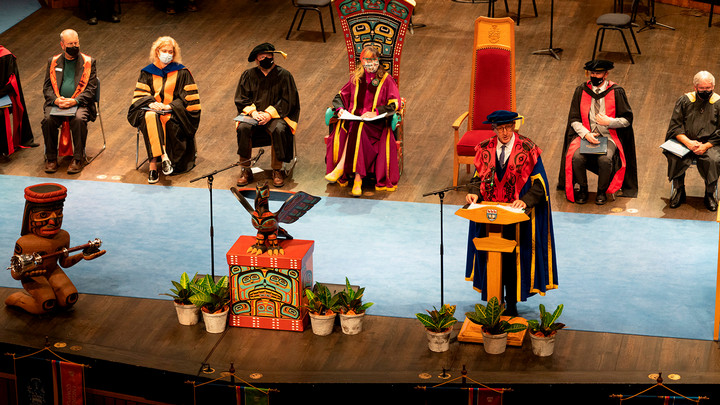 Convocation stage with all furnishings and with seated dignitaries in full regalia