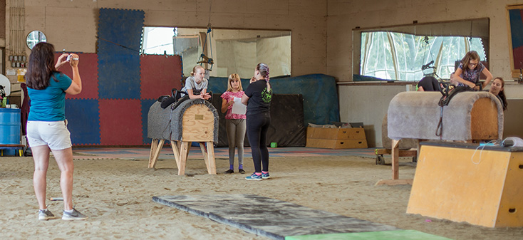 Researchers observes kids taking part in horse vaulting lessons