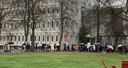 Line of people walking to the Engineering Lab Wing