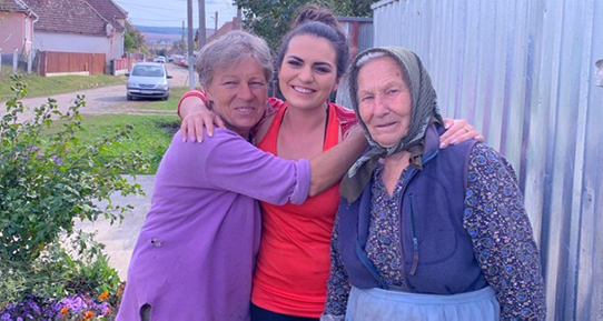 Evelyn with her aunt and grandmother