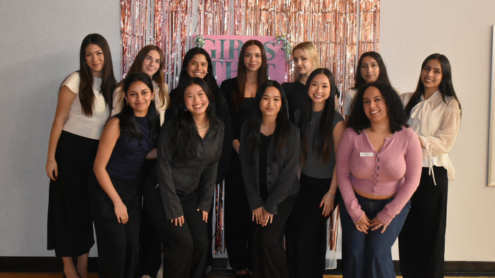 The members of the UVic Girls that Invest club