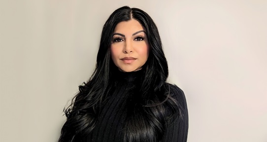 Karen Saini, BSW (2015) and MPA (2018) alumna, received 2024 Emerging Alumni Award