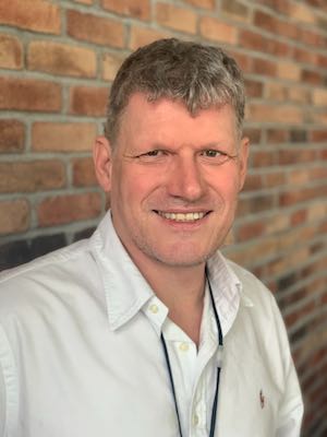 Dr. Gunther Eysenbach Dr. Gunther Eysenbach