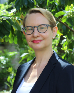 Dr. Erin Kelly