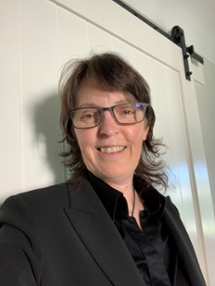 Christine  Linott