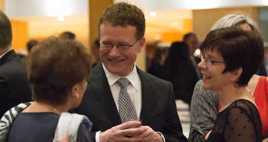 Alumni mingle at 40th Anniversary Gala Dinner