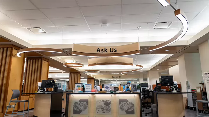 View of the Ask Us Desk in Mearns - McPherson library