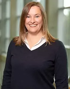 Headshot of librarian Lisa Goddard.