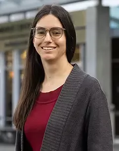 Headshot of librarian Sarah Miller.