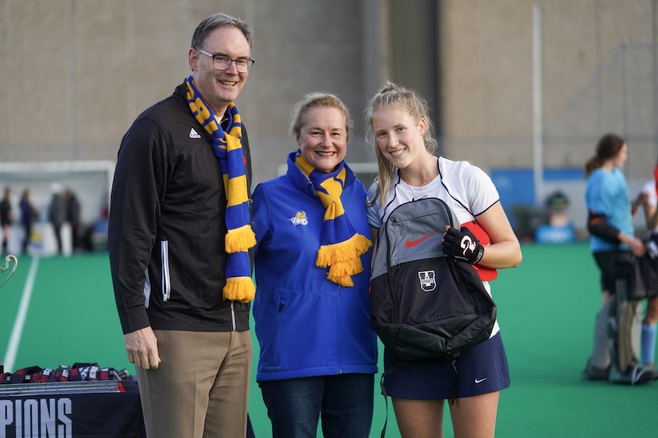 Anna Mollenhauer receives MVP award on the field hockey field