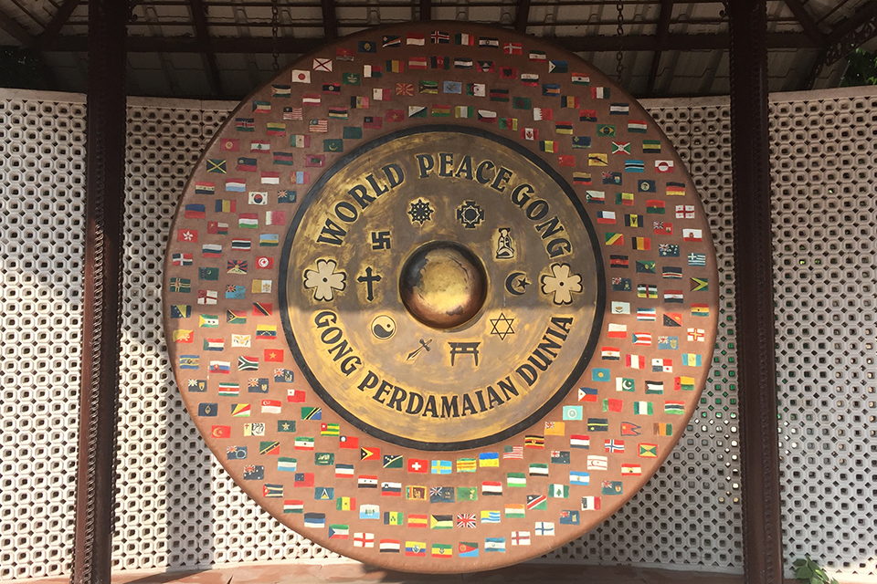 A memorial gong at the National Gandhi Museum