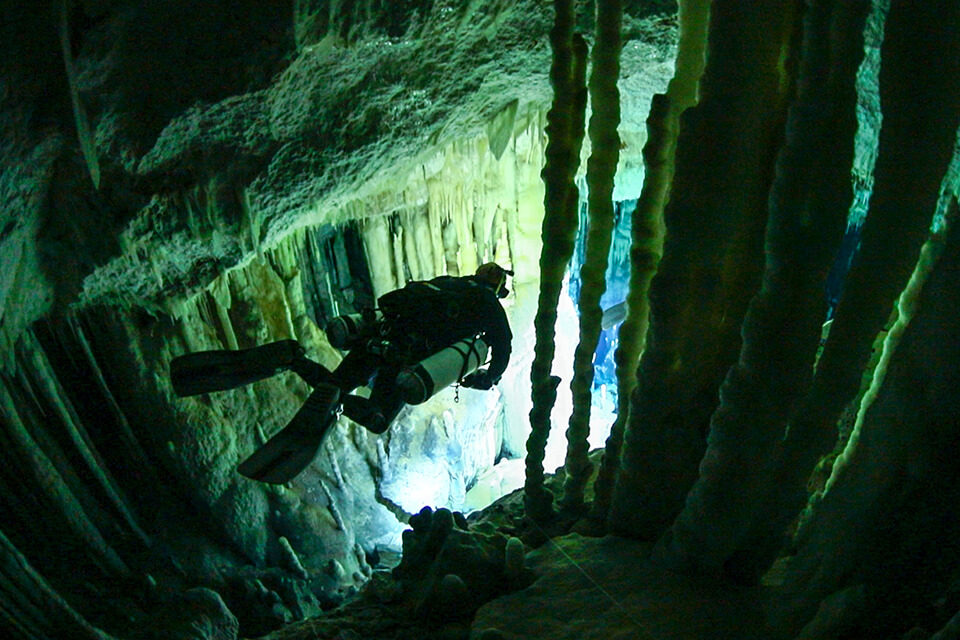 Jill Heinerth explores an underwater cave.