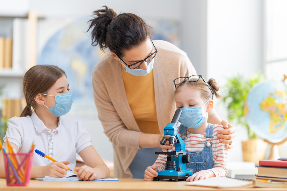 kids and microscope