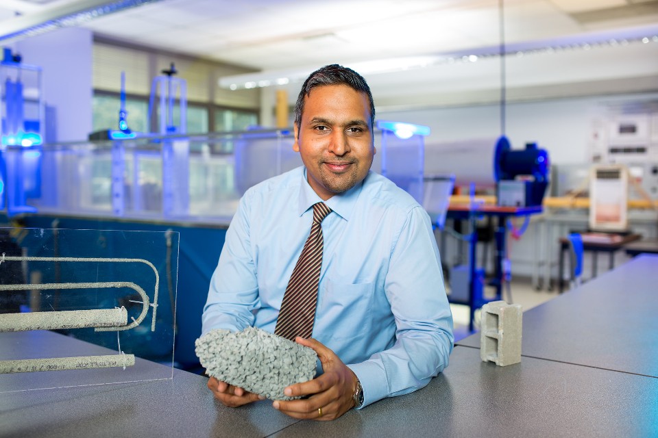 Rishi Gupta in lab