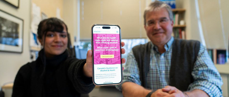 CISUR research associate Priya Johal (left) and CISUR director Dr. Tim Naimi (right) are part of the team launching KnowAlcohol.ca, a tool and calculator designed to generate personalized estimates of the potential health risks related to an individual’s alcohol use. Photo credit: UVic Photo Services.