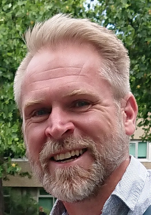 Dr. Douglas Briant