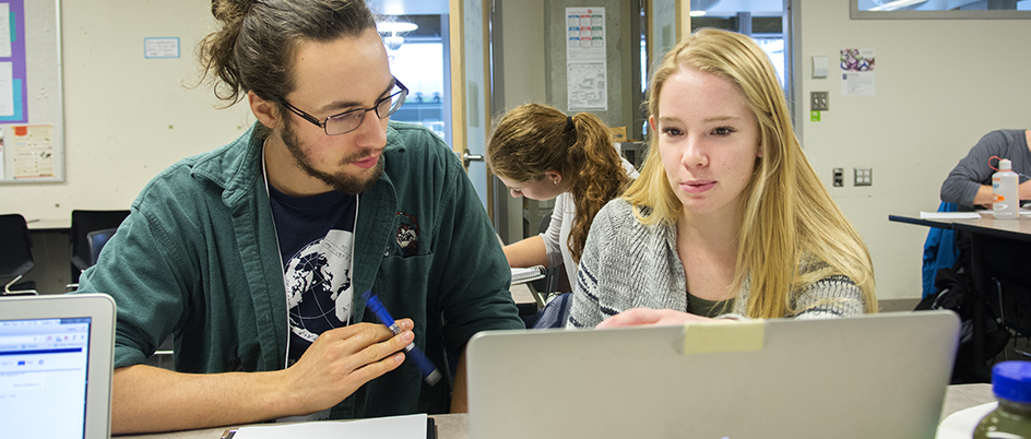 UVic students in a computer lab