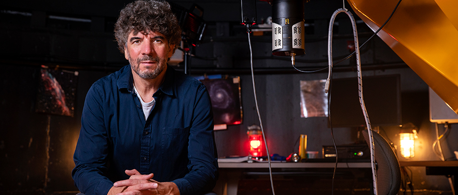 Julio Navarro at the UVic Observatory