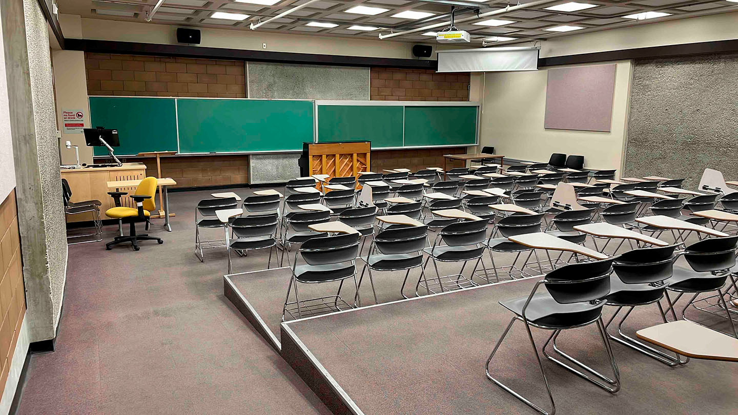 COR B112 – Classroom - Search - University of Victoria