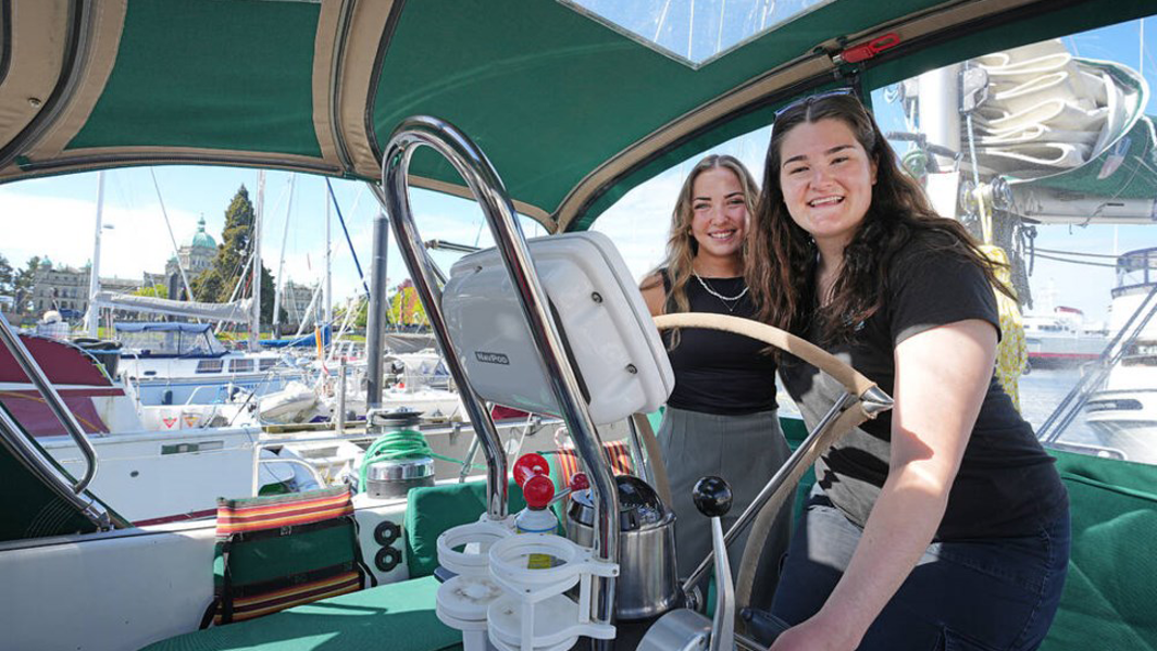 UVic students on sailboat