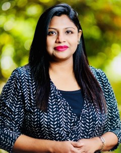 Image of Nazia on the Uvic campus