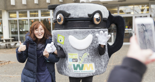 muggo and student on campus fairtrade designation day