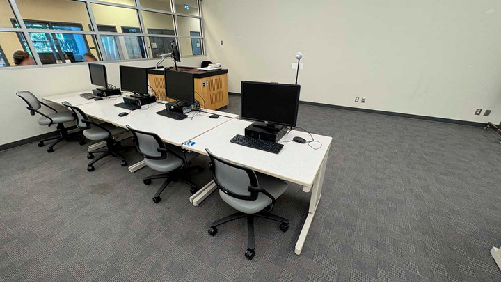 Wheelchair-accessible desk in Mearns-McPherson 130